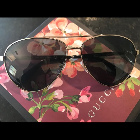 Gucci Accessories - Gucci
Polarized Classic Aviator Sunglasses